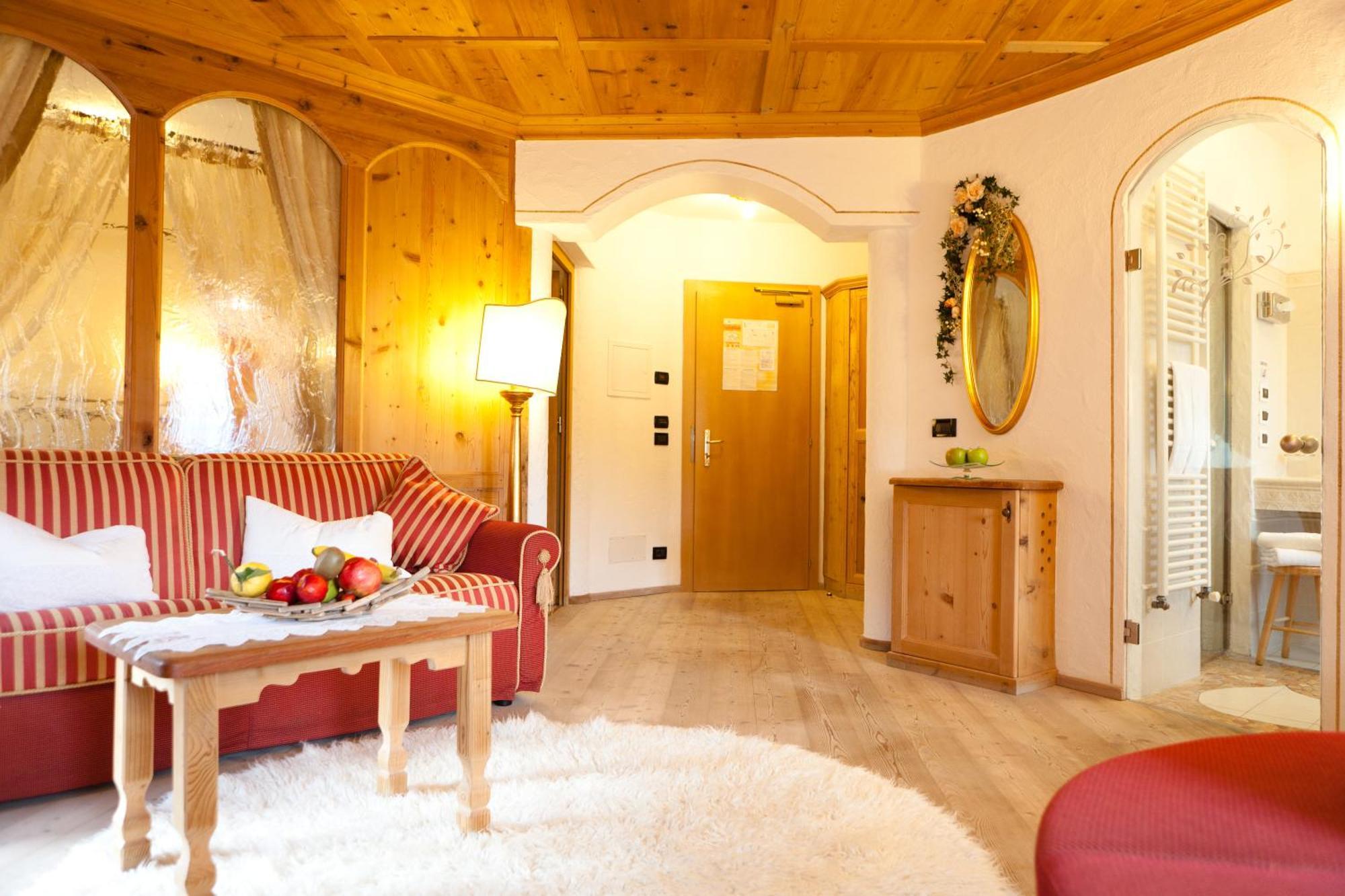 Nature Wellness Hotel Renato Vigo di Fassa Ngoại thất bức ảnh
